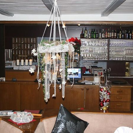 Hotel Restaurant Landhaus Koehle ノイキルヒ エクステリア 写真