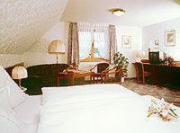 Hotel Restaurant Landhaus Koehle ノイキルヒ 部屋 写真
