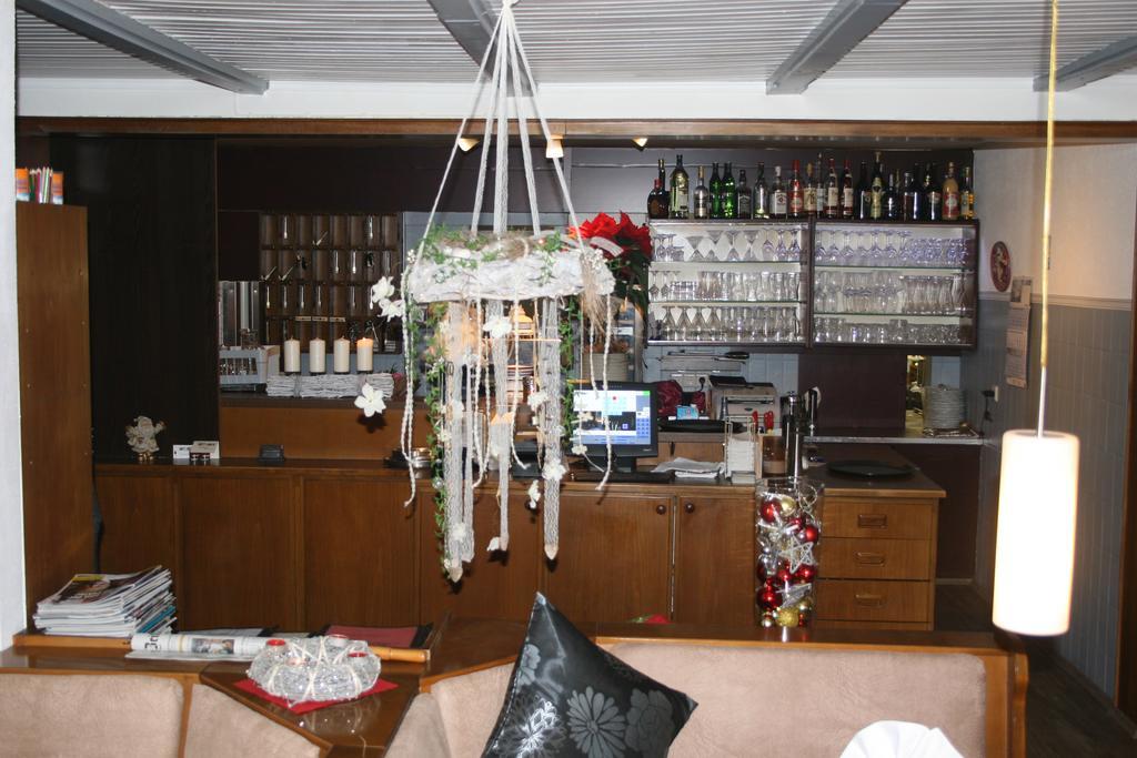 Hotel Restaurant Landhaus Koehle ノイキルヒ エクステリア 写真